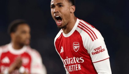 开云-加布里埃尔本场对抗8胜7，14次解围并完成1次门线救险