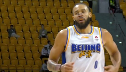 开云-北京二老大爆发：38岁麦基高效19+7 方硕18+6三分创赛季新高