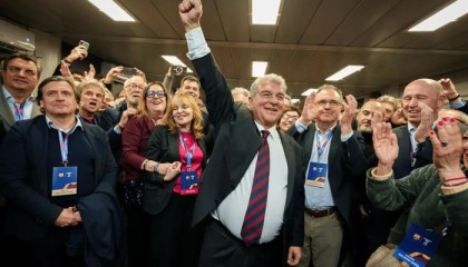 开云-巴萨官方：拉波尔塔当选新任俱乐部主席，任期至2031年|巴塞罗那|拉法-席尔瓦|就职|无效票|候选人_新浪体育_新浪新闻