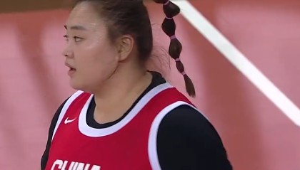 开云体育-6投1中，得2分！女篮顶级中锋连续低迷，球迷：不如刘禹彤